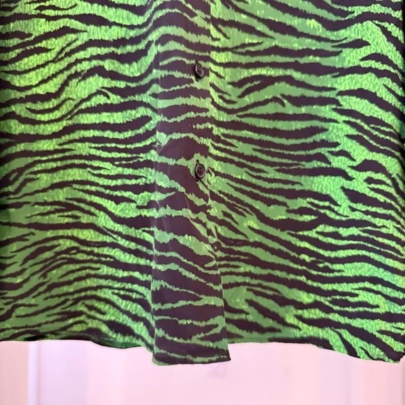 KENZO x H&M Green Tiger Print Silk Ruffle Collar Long Sleeve Button Up Blouse 2 - Picture 9 of 16